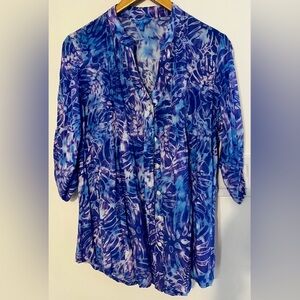 Blue Ginger Women’s Pleated Button Down, 3/4 length buttoned sleeves Size S